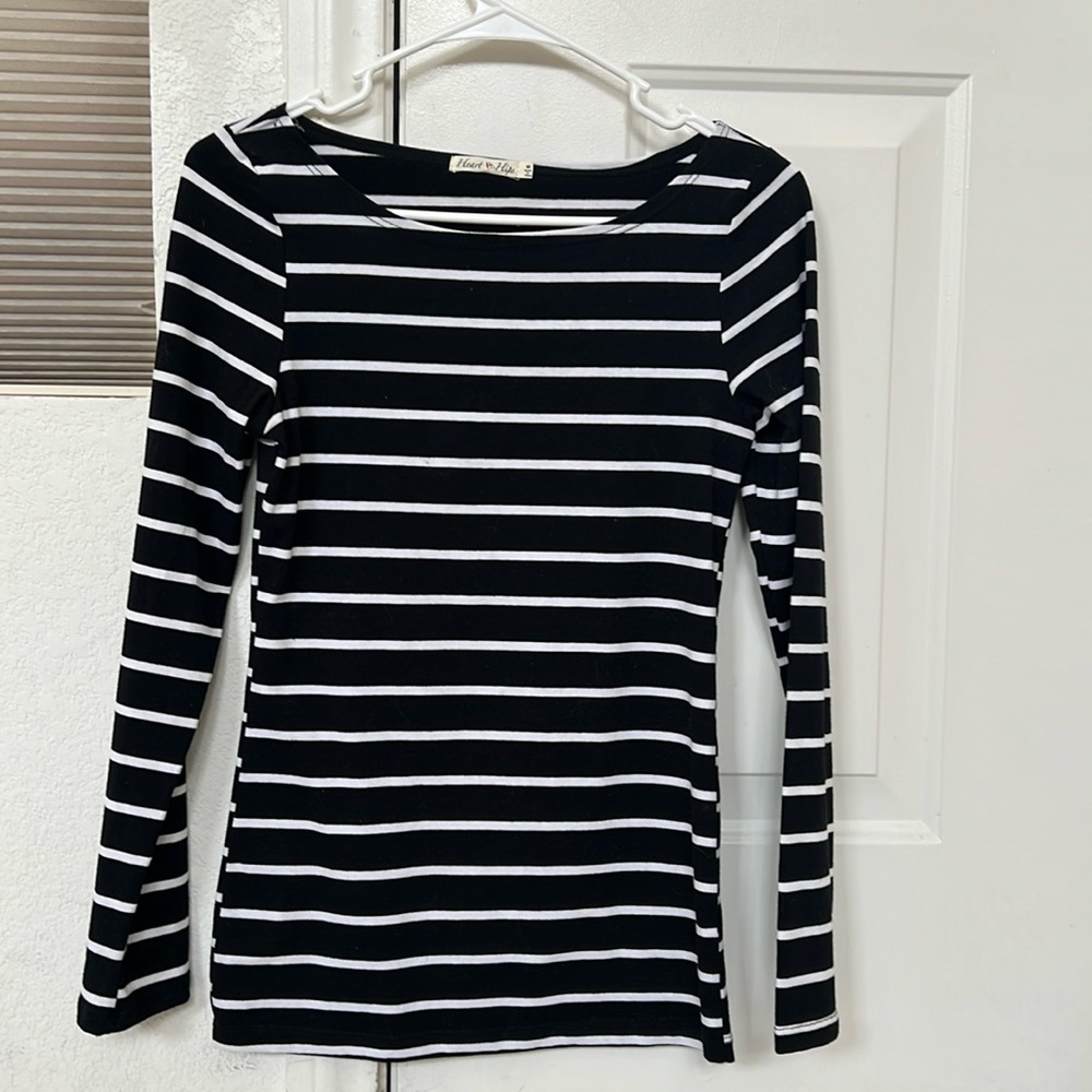 HEART & HIPS- BLACK & WHITE STRIPED KNIT TOP - SCOOP NECK- LONG SLEEVE